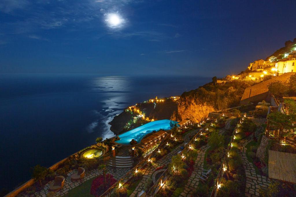 Monastero Santa Rosa Hotel & Spa Конка деи Марини Екстериор снимка