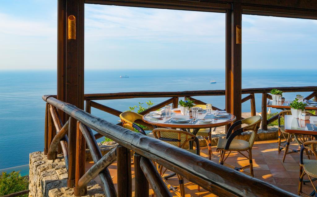 Monastero Santa Rosa Hotel & Spa Конка деи Марини Екстериор снимка